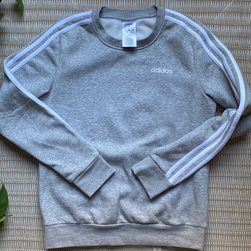 Like new- Adidas Crewneck Sweatshirt